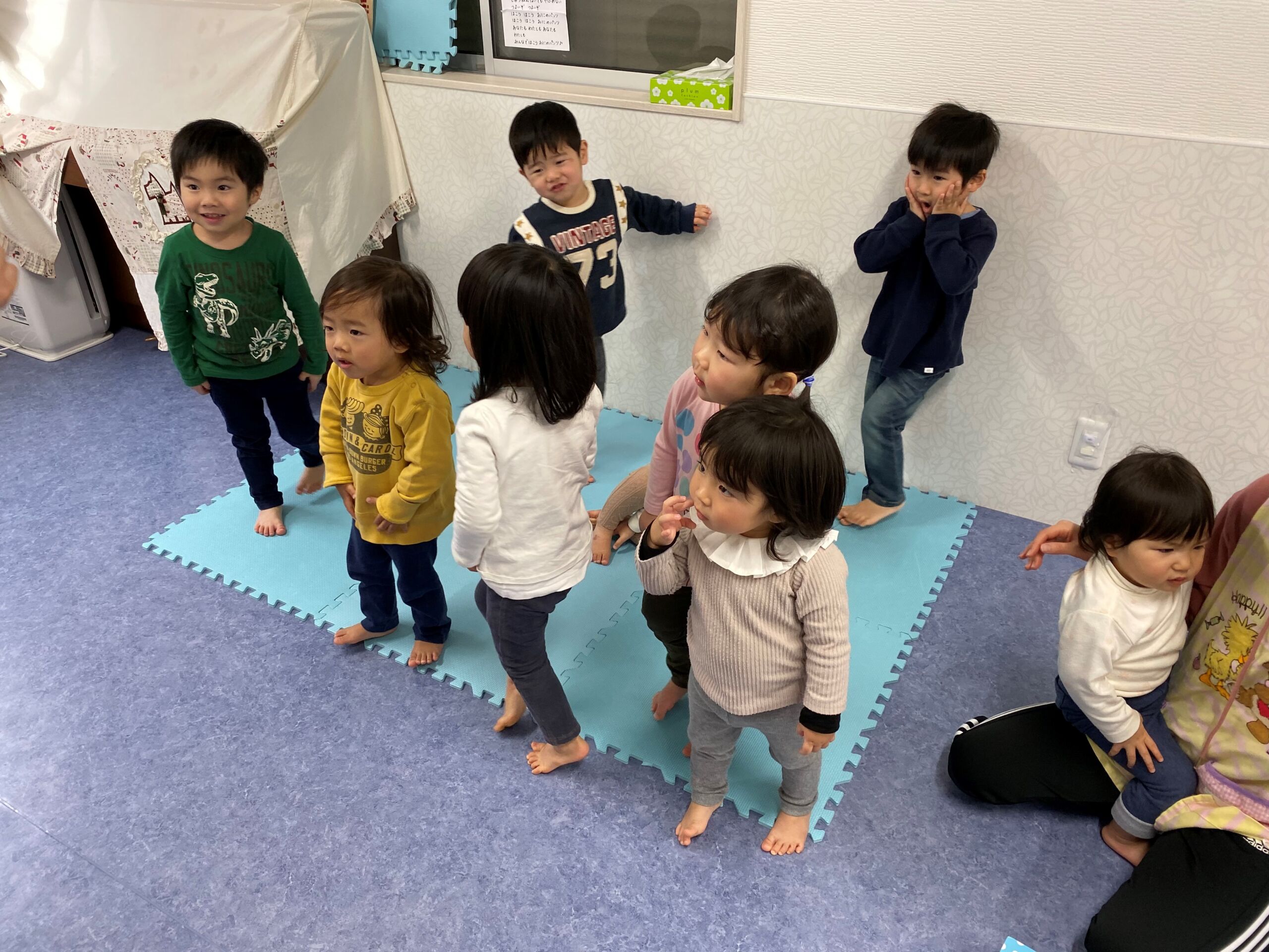 自由遊び、英語の時間の様子
