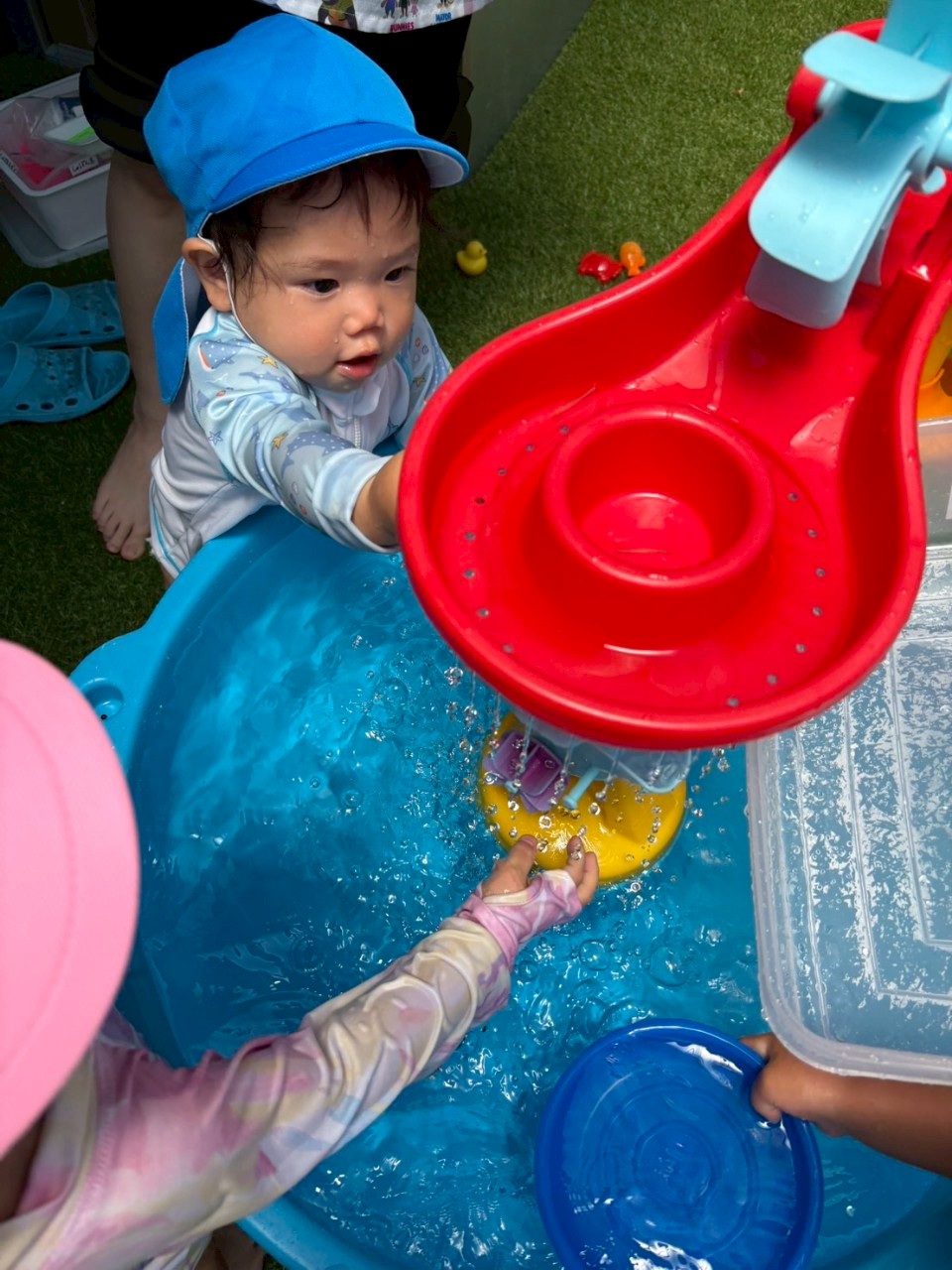 楽しくて、育ちに効く！水遊びで感覚統合あそび
